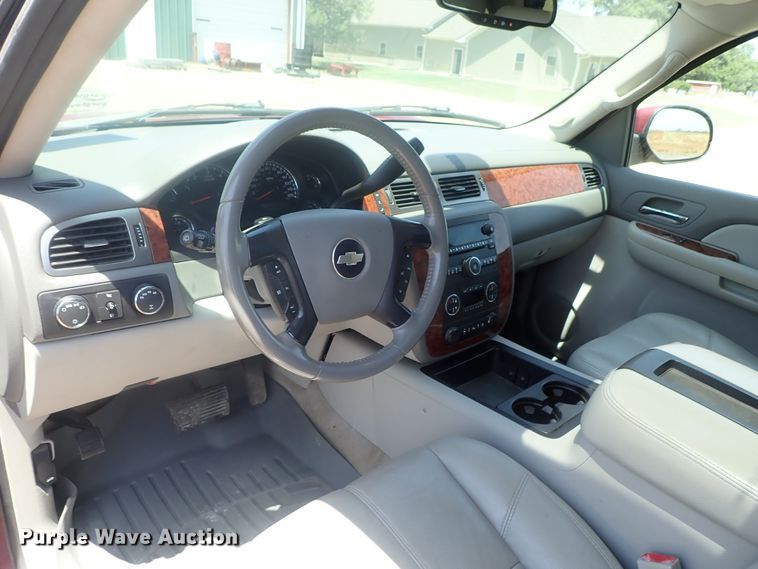 image for item DG2309 2007 Chevrolet Suburban 1500 LT  SUV