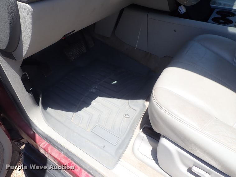 image for item DG2309 2007 Chevrolet Suburban 1500 LT  SUV