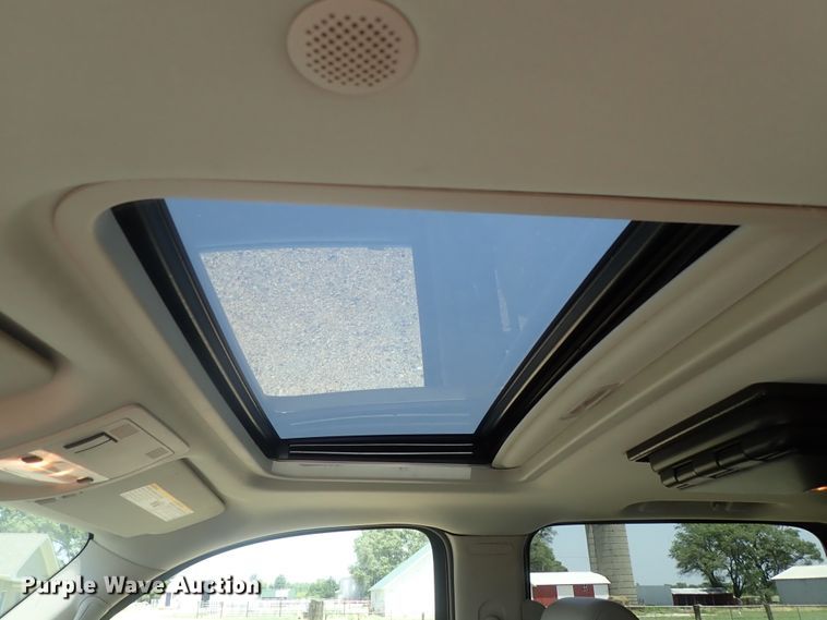 image for item DG2309 2007 Chevrolet Suburban 1500 LT  SUV