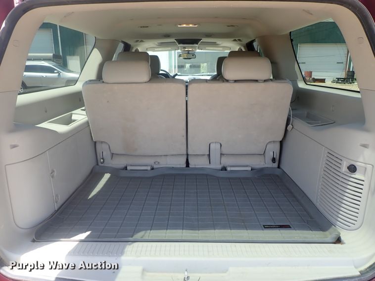 image for item DG2309 2007 Chevrolet Suburban 1500 LT  SUV