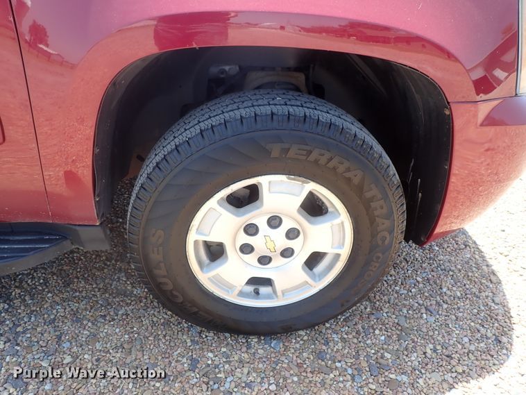image for item DG2309 2007 Chevrolet Suburban 1500 LT  SUV