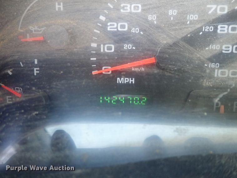 image for item DG2314 2004 Ford F250 Super Duty  SuperCab flatbed pickup truck