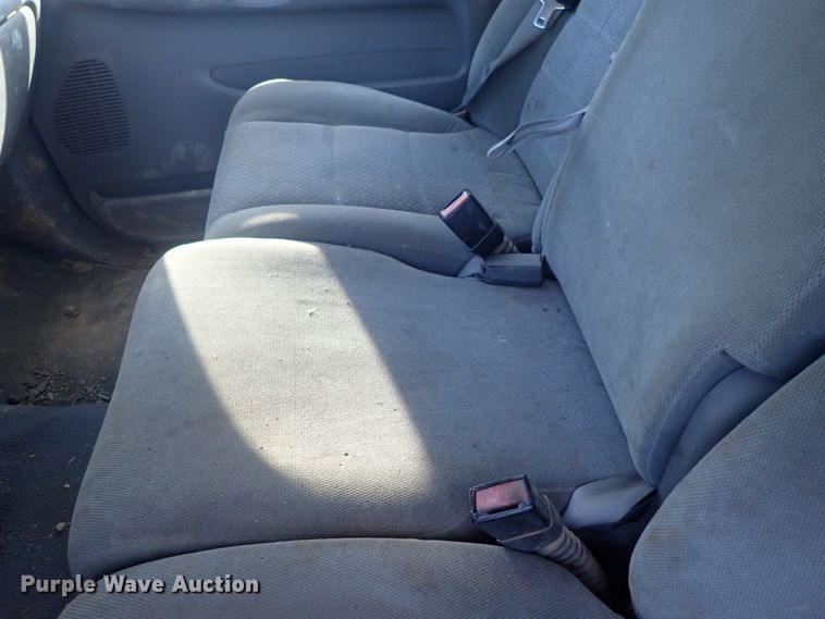 image for item DG2314 2004 Ford F250 Super Duty  SuperCab flatbed pickup truck