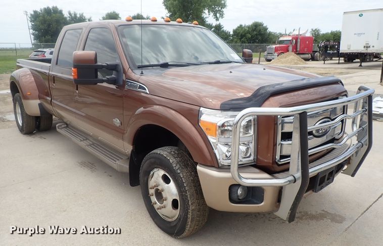 image for item DG2332 2011 Ford F350 Super Duty  Crew Cab pickup truck