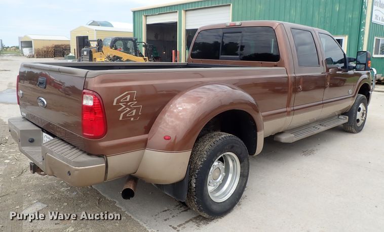 image for item DG2332 2011 Ford F350 Super Duty  Crew Cab pickup truck