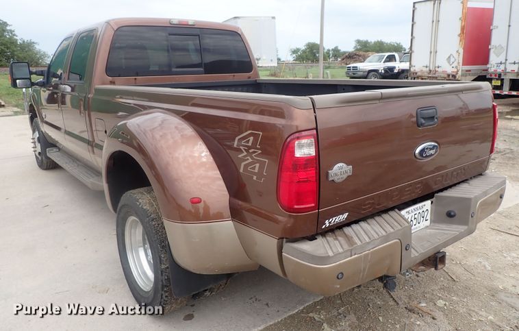 image for item DG2332 2011 Ford F350 Super Duty  Crew Cab pickup truck