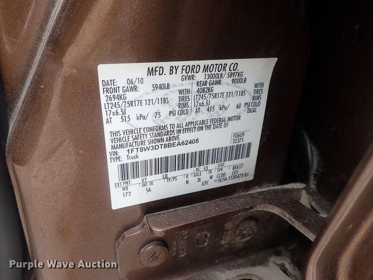 image for item DG2332 2011 Ford F350 Super Duty  Crew Cab pickup truck