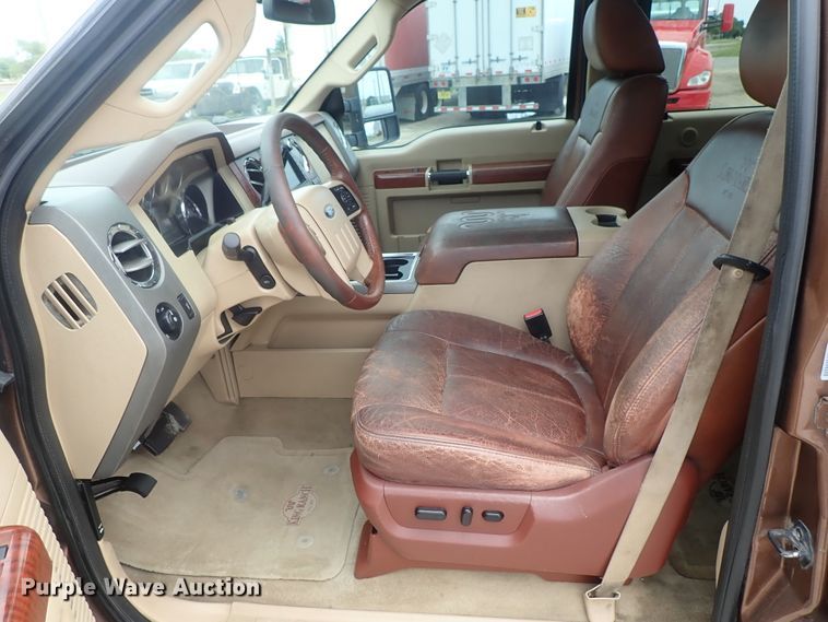 image for item DG2332 2011 Ford F350 Super Duty  Crew Cab pickup truck