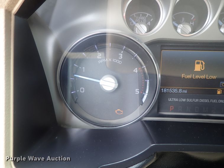 image for item DG2332 2011 Ford F350 Super Duty  Crew Cab pickup truck