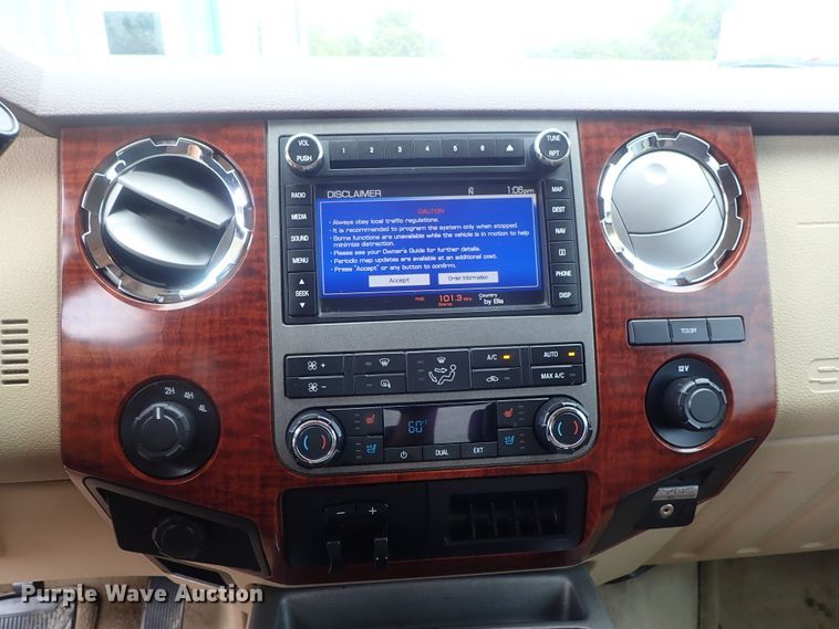 image for item DG2332 2011 Ford F350 Super Duty  Crew Cab pickup truck