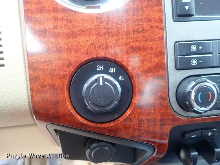 image for item DG2332 2011 Ford F350 Super Duty  Crew Cab pickup truck