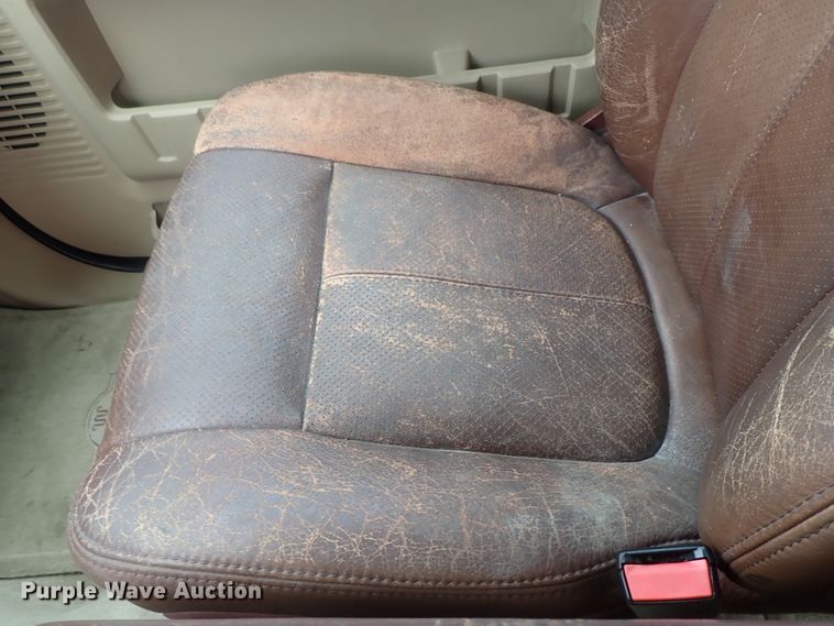 image for item DG2332 2011 Ford F350 Super Duty  Crew Cab pickup truck