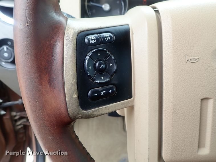 image for item DG2332 2011 Ford F350 Super Duty  Crew Cab pickup truck