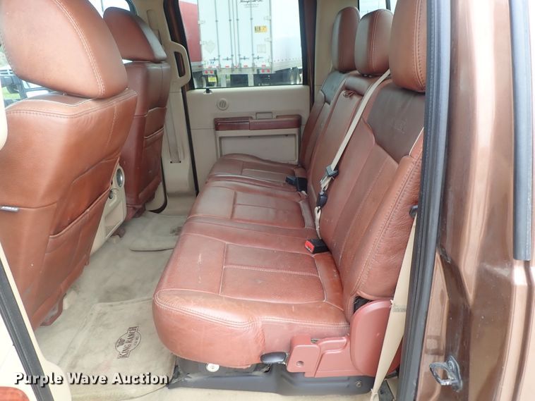 image for item DG2332 2011 Ford F350 Super Duty  Crew Cab pickup truck