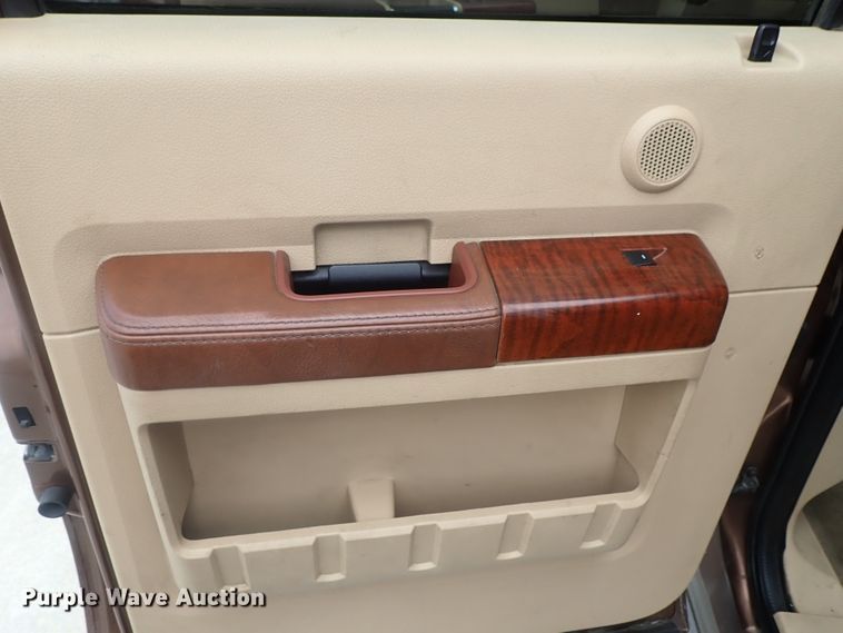 image for item DG2332 2011 Ford F350 Super Duty  Crew Cab pickup truck