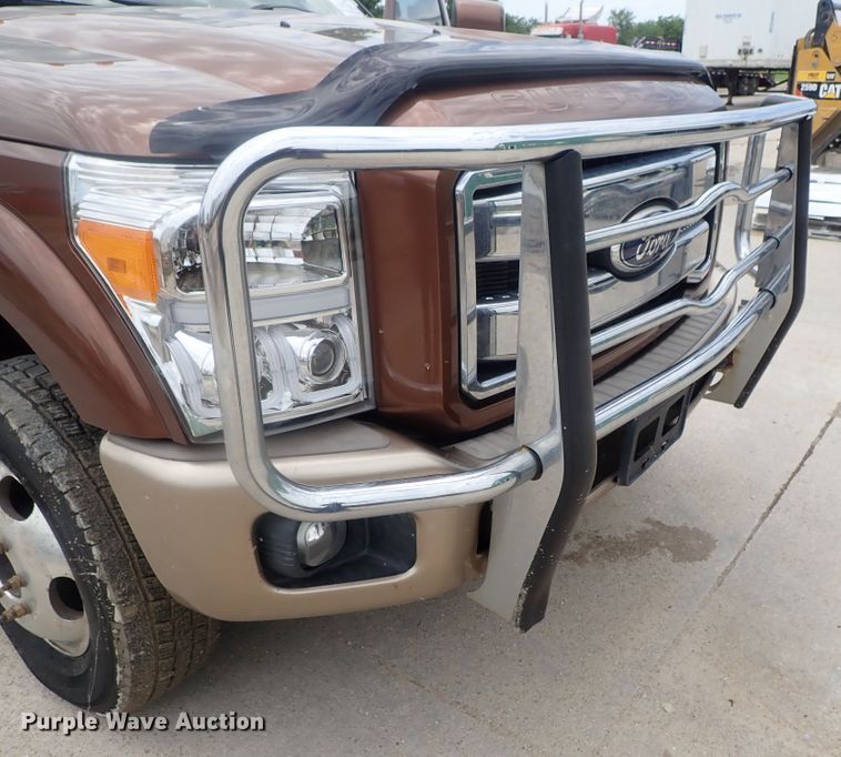 image for item DG2332 2011 Ford F350 Super Duty  Crew Cab pickup truck