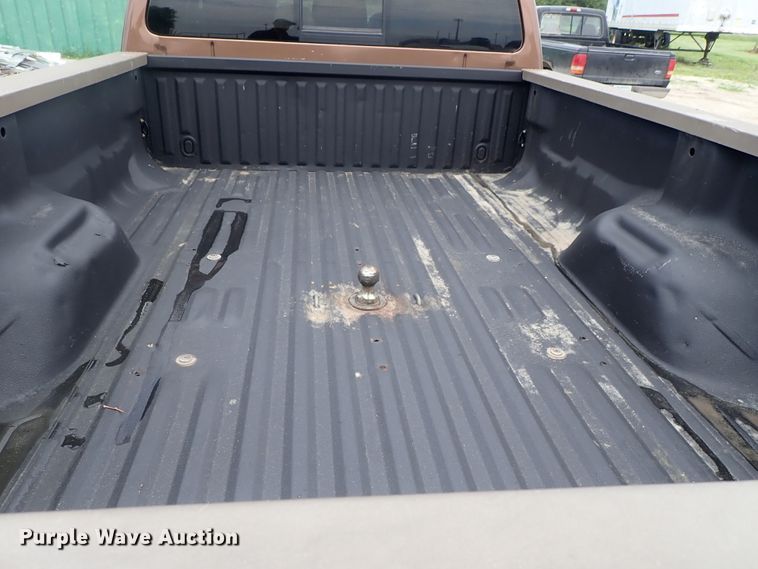 image for item DG2332 2011 Ford F350 Super Duty  Crew Cab pickup truck