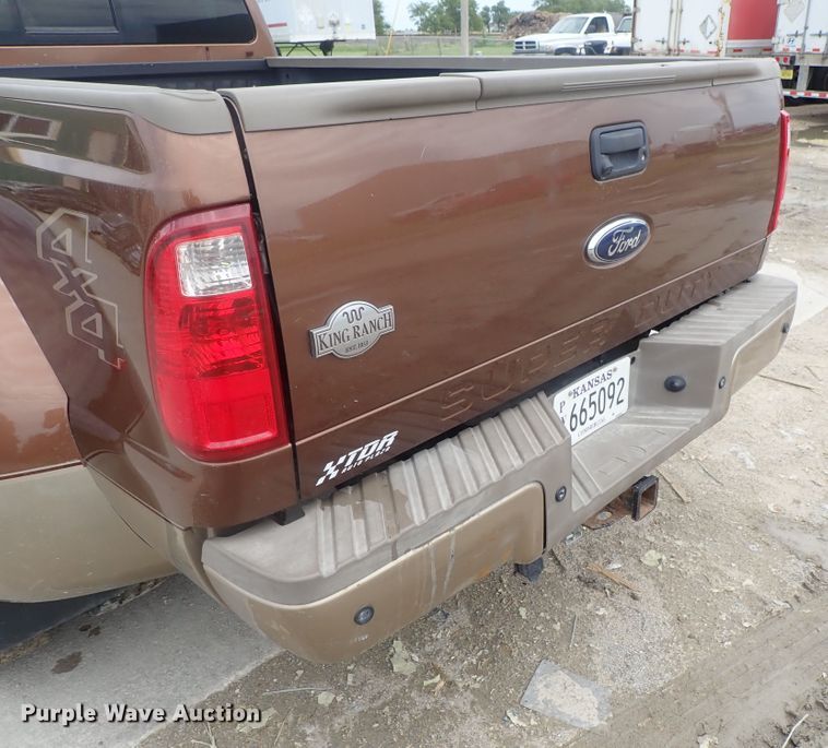 image for item DG2332 2011 Ford F350 Super Duty  Crew Cab pickup truck