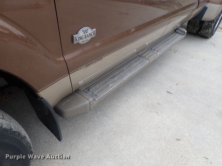 image for item DG2332 2011 Ford F350 Super Duty  Crew Cab pickup truck