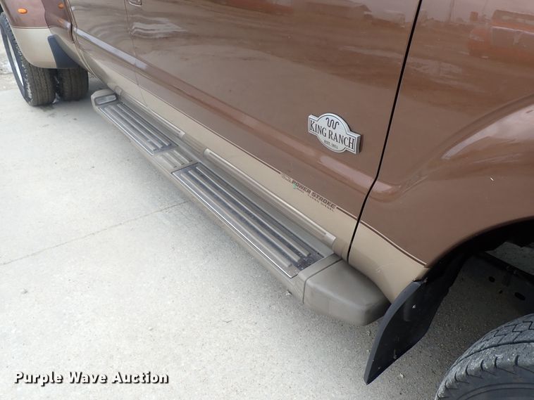 image for item DG2332 2011 Ford F350 Super Duty  Crew Cab pickup truck