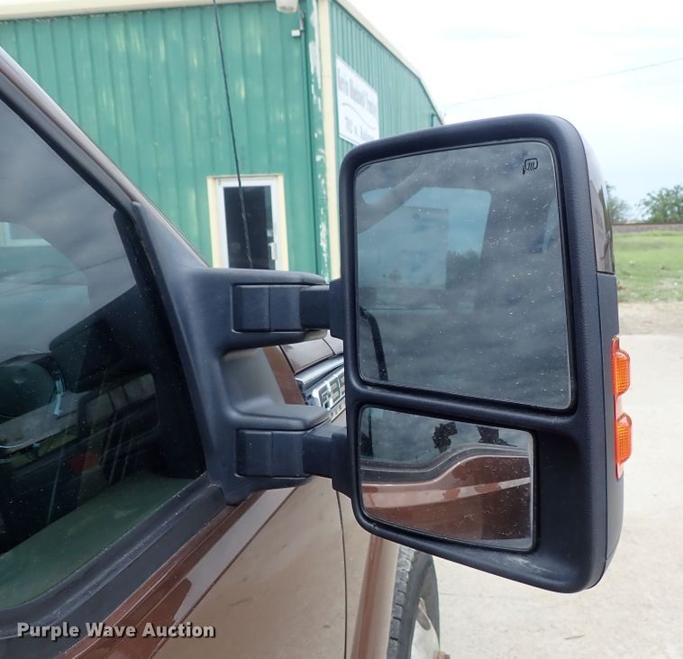 image for item DG2332 2011 Ford F350 Super Duty  Crew Cab pickup truck