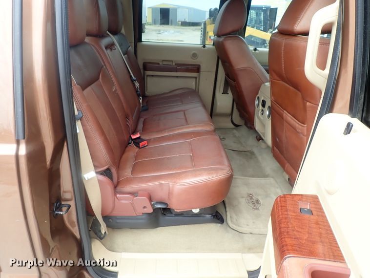 image for item DG2332 2011 Ford F350 Super Duty  Crew Cab pickup truck