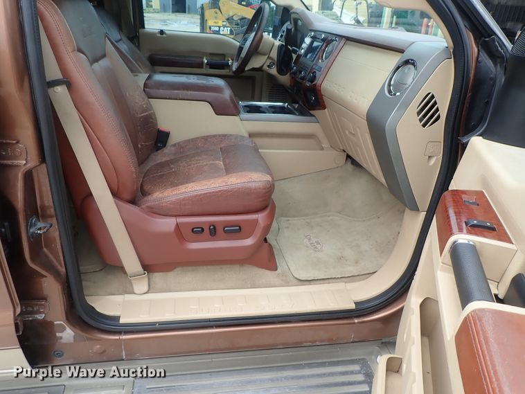 image for item DG2332 2011 Ford F350 Super Duty  Crew Cab pickup truck