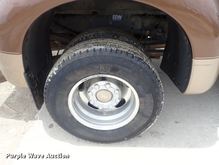 image for item DG2332 2011 Ford F350 Super Duty  Crew Cab pickup truck