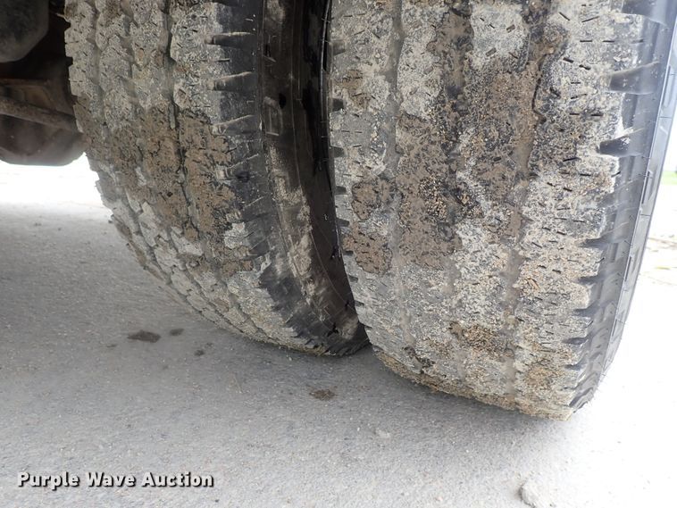 image for item DG2332 2011 Ford F350 Super Duty  Crew Cab pickup truck