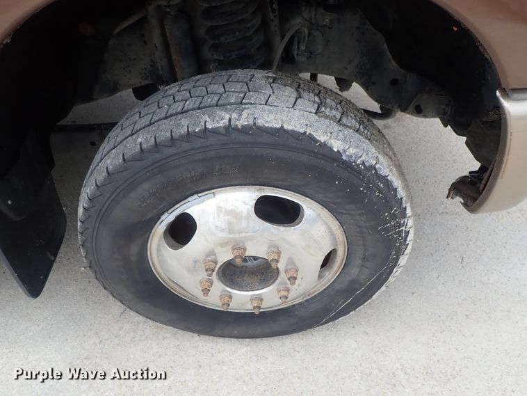 image for item DG2332 2011 Ford F350 Super Duty  Crew Cab pickup truck