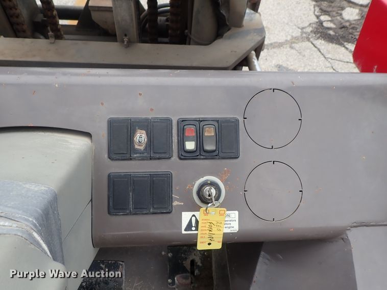 image for item DG2334 2008 Manitou KDHAWK30-2H  forklift