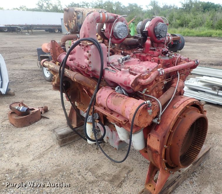 image for item DG2350 Cummins VT-1710-F 12 cylinder diesel engine