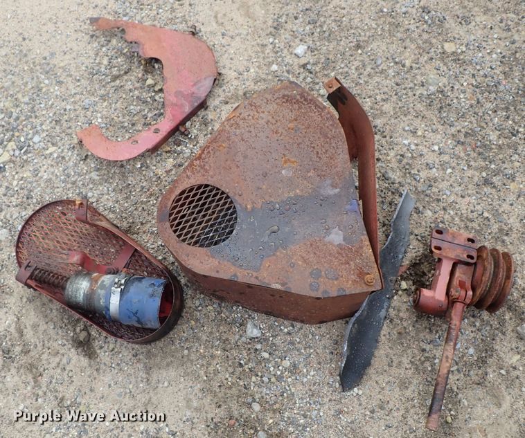 image for item DG2350 Cummins VT-1710-F 12 cylinder diesel engine