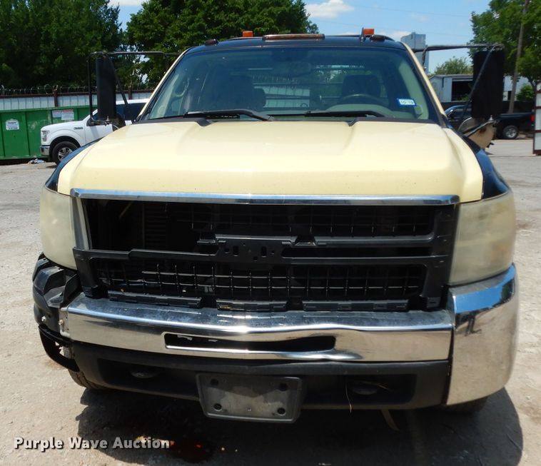 image for item DG6827 2009 Chevrolet Silverado 3500  Ext. Cab flatbed pickup truck