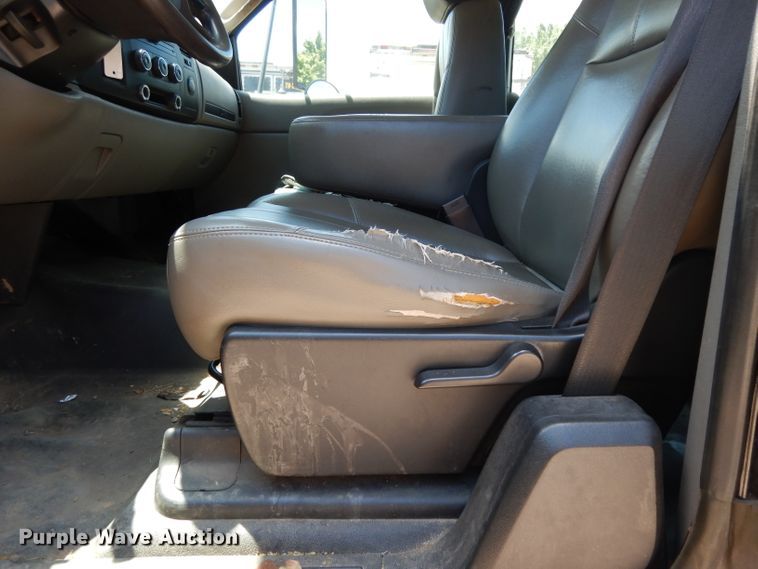 image for item DG6827 2009 Chevrolet Silverado 3500  Ext. Cab flatbed pickup truck