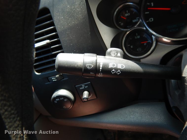 image for item DG6827 2009 Chevrolet Silverado 3500  Ext. Cab flatbed pickup truck