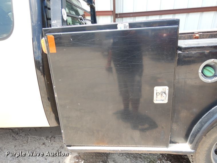 image for item DG6827 2009 Chevrolet Silverado 3500  Ext. Cab flatbed pickup truck