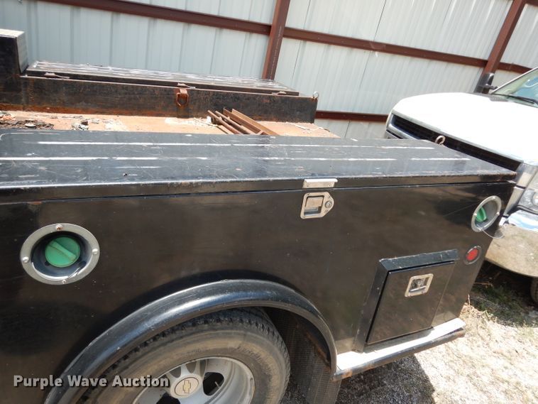 image for item DG6827 2009 Chevrolet Silverado 3500  Ext. Cab flatbed pickup truck