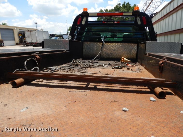 image for item DG6827 2009 Chevrolet Silverado 3500  Ext. Cab flatbed pickup truck