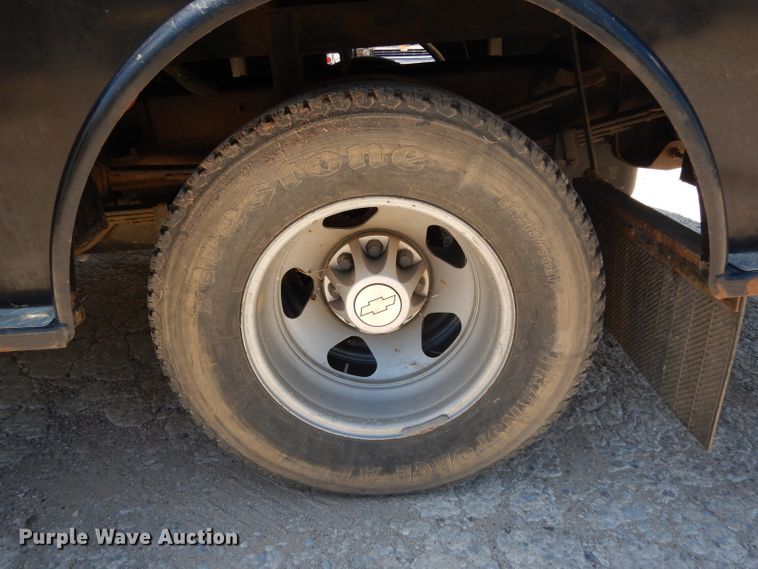 image for item DG6827 2009 Chevrolet Silverado 3500  Ext. Cab flatbed pickup truck