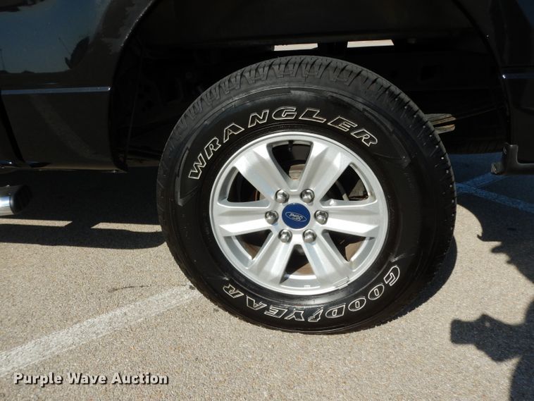 image for item DG6852 2013 Ford F150  SuperCrew pickup truck