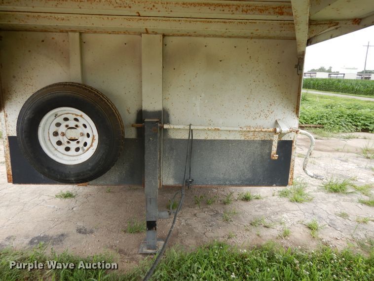 image for item DG7938 2001 WW enclosed cargo trailer