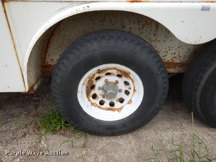 image for item DG7938 2001 WW enclosed cargo trailer