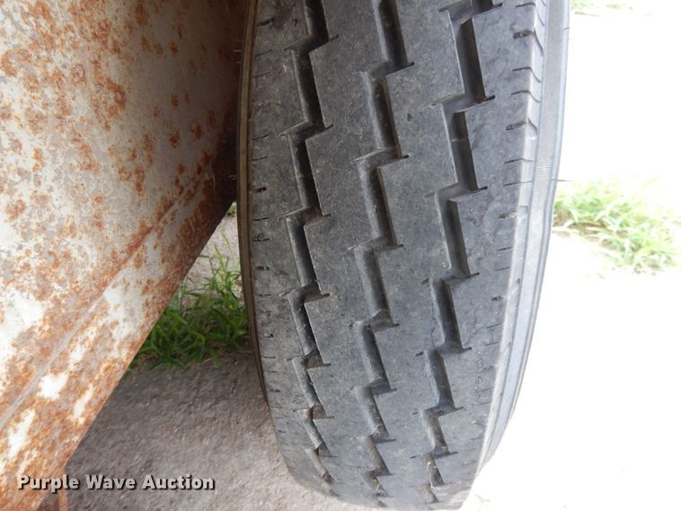 image for item DG7938 2001 WW enclosed cargo trailer