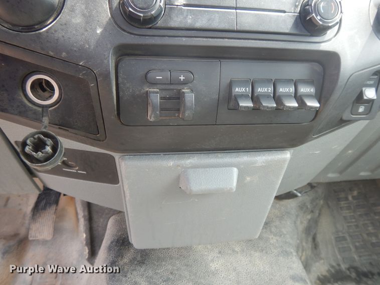 image for item DG7958 2012 Ford F450 Super Duty  flatbed truck