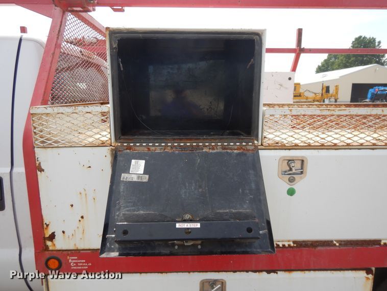 image for item DG7958 2012 Ford F450 Super Duty  flatbed truck