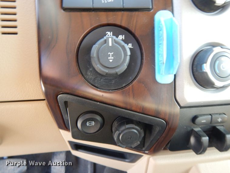 image for item DG7966 2015 Ford F250 Super Duty Lariat  Crew Cab pickup truck