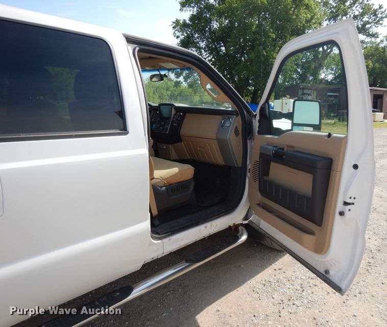 image for item DG7966 2015 Ford F250 Super Duty Lariat  Crew Cab pickup truck