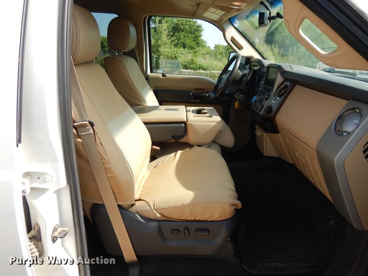 image for item DG7966 2015 Ford F250 Super Duty Lariat  Crew Cab pickup truck