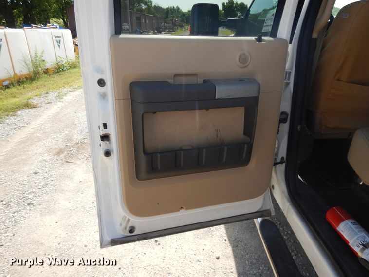 image for item DG7966 2015 Ford F250 Super Duty Lariat  Crew Cab pickup truck